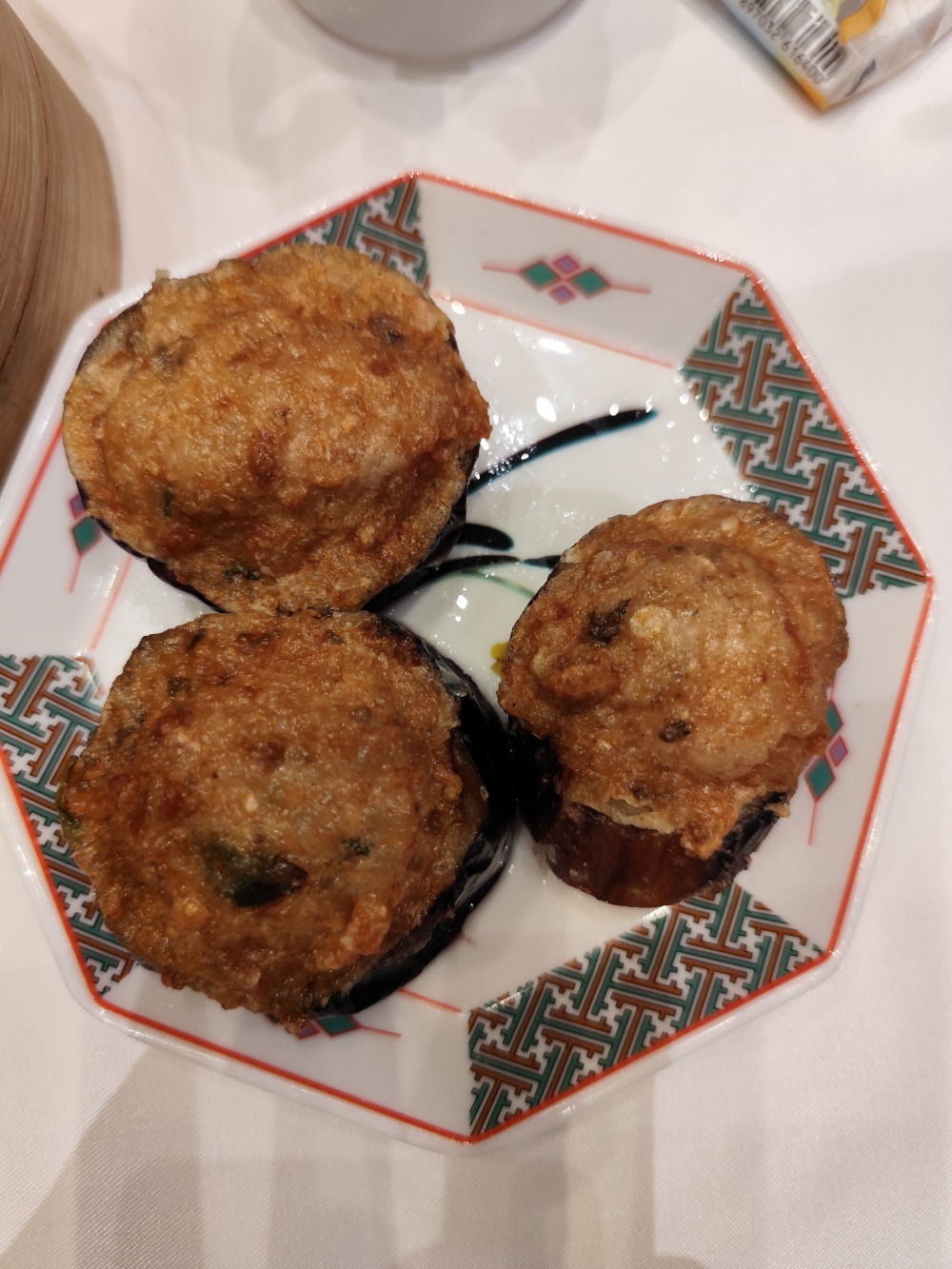 大概才240港币左右，合计30美元。It cost me around 240 HKD, or 30 USD.